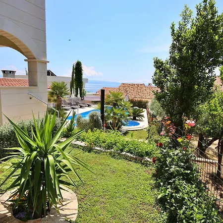 Apartment Apartment Villa Andjelka-4 By Interhome